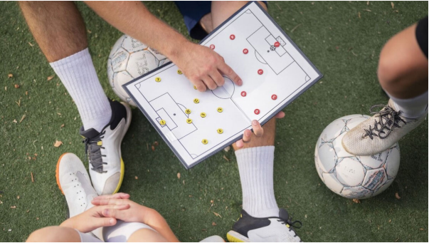 Pressing đã thay đổi cách vận hành của bóng đá hiện đại